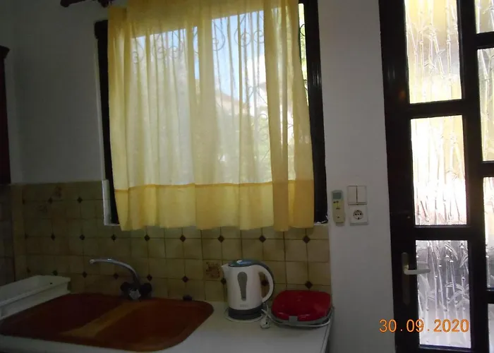 Melios * Petalídhion