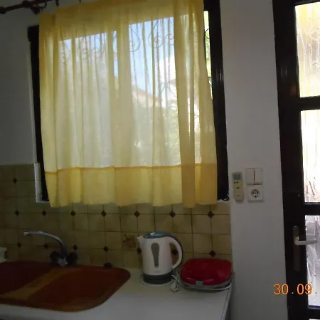 Melios * Petalídhion